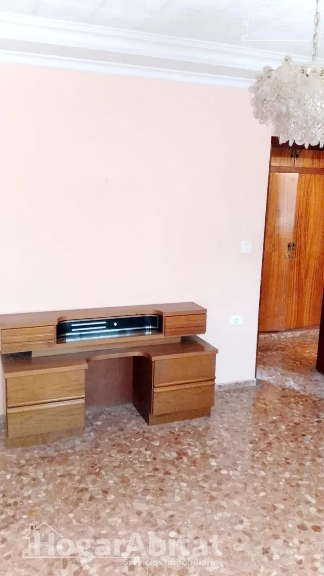 AMPLIO Y EXTERIOR CON 4 DORMITORIOS Y CHIMENEA - foto 5