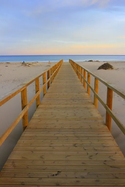 SUEÑOS Y AMANECERES EN PRIMERA LÍNEA DE MAR — 22
