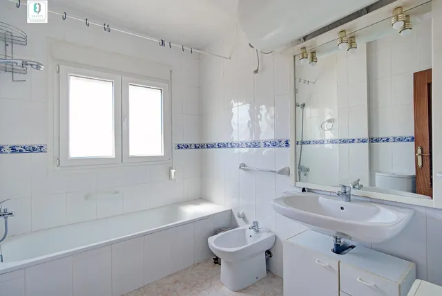 GRAN CASA CON PISCINA EN HUETOR VEGA — 13