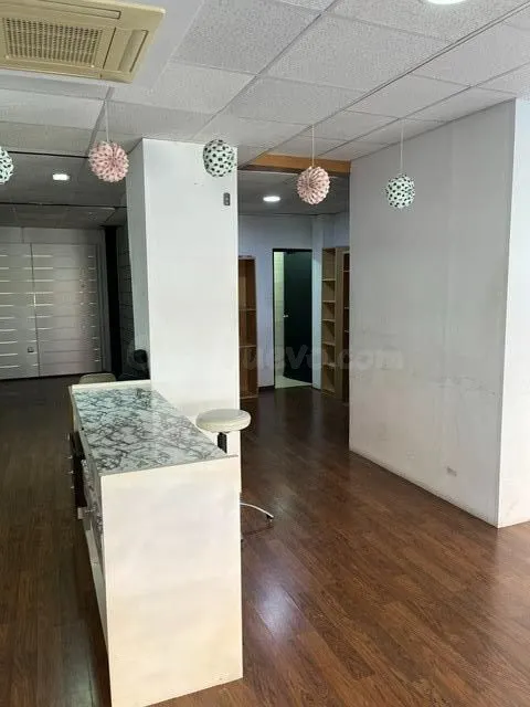 Centro Arenal Museo. Excelente local comercial se alquila ju - foto 4