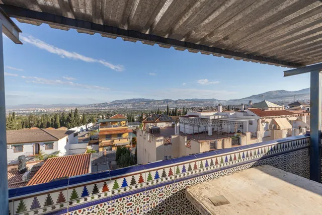 Casa adosada con terraza, vistas a Granada y Sierra Nevada, garaje y sótano — 35