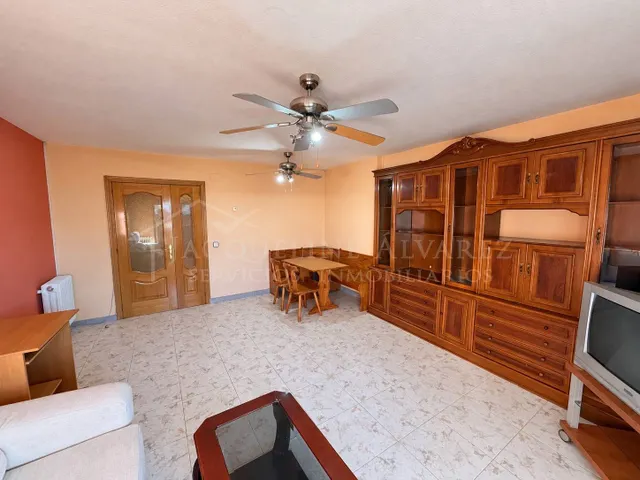 PISO DE 3 DORMITORIOS EN URBANIZACION CON PISCINA — 6
