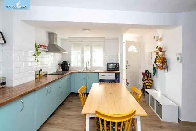 ¡Tu hogar soñado te espera en esta espectacular casa reformada! — 16