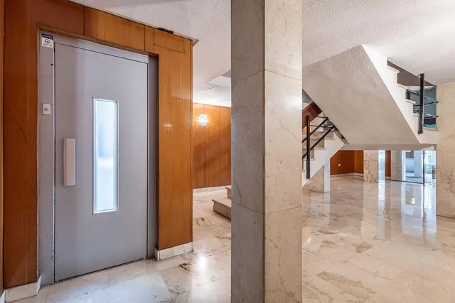 PISO EN PASEO DE LOS BASILIOS — 35