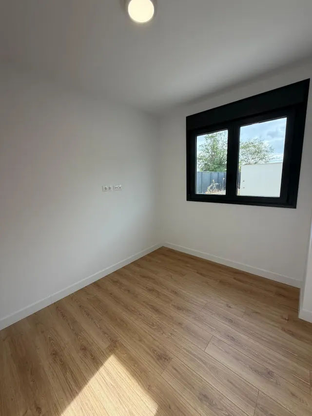 Moderna Planta Baja en Mairena del Aljarafe con Amplio Patio y Excelentes Comodidades — 25