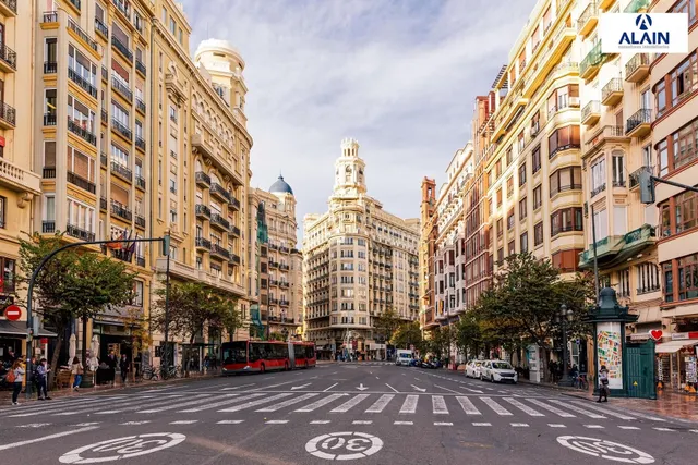 Local comercial 190 m2 entorno Plaza del Ayuntamiento – Zona