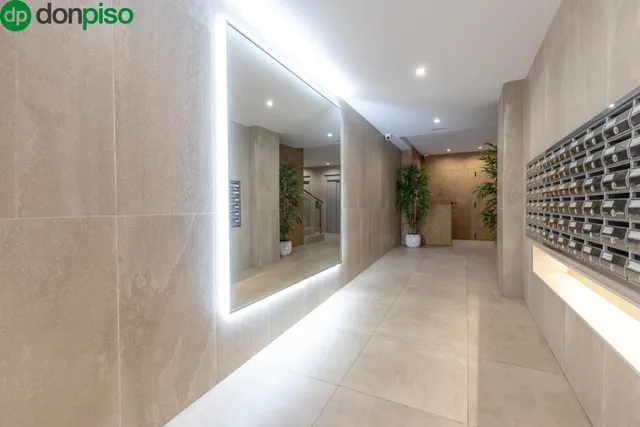 Piso con terraza y gran potencial junto a Camino de Ronda — 28