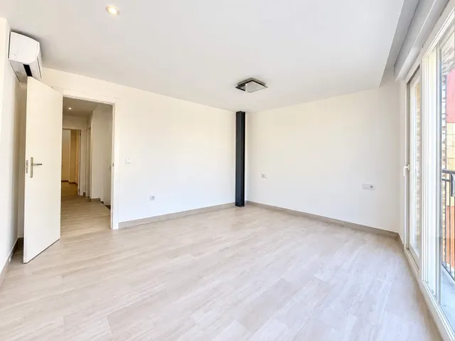 CASA DE DISEÑO A ESTRENAR CON GARAJE EN PILES CONSTRUIDA EN 2024. PISCINA CHILLOUT PRIVADA. — 12