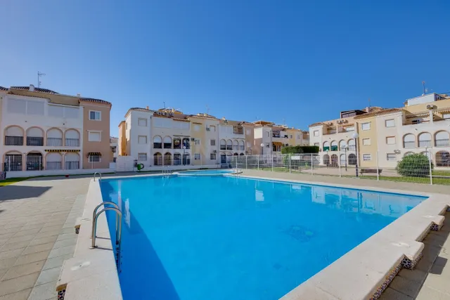 Apartamento de 2 dormitorios y 1 baño en Torrevieja (los naufragos) — 19