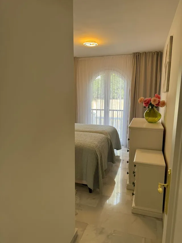 Apartamento 2 habitaciones 132m² en alquiler - Costa Del Sol — 28