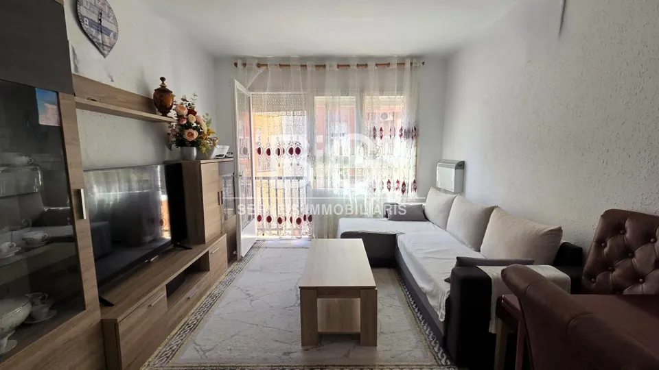 Piso en venta con inquilino en Rocafonda