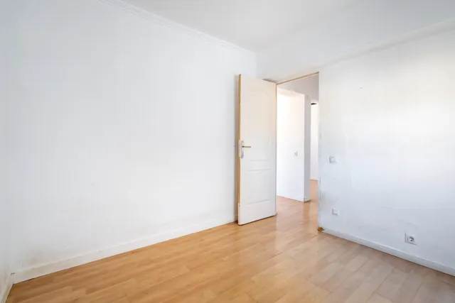 Piso en Venta en Ciudad Jardín, Almería - Oportunidad Única — 16