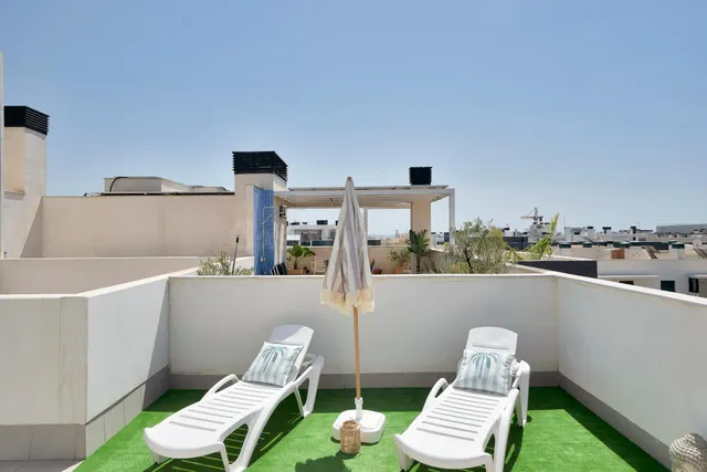 Ático Dúplex con Solárium Privado de 70 m2 y vistas despejad - foto 5