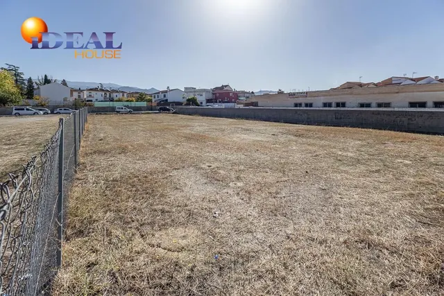 Solar de 1.175 m2 en Ogijares — 8