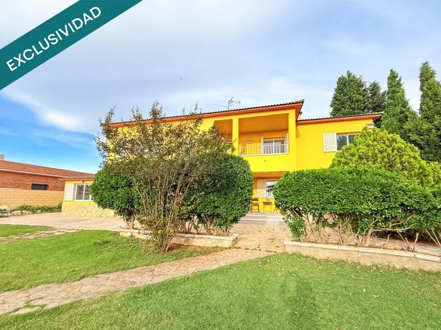 MAGNÍFICA CASA CHALET UNIFAMILIAR EN PIERA.