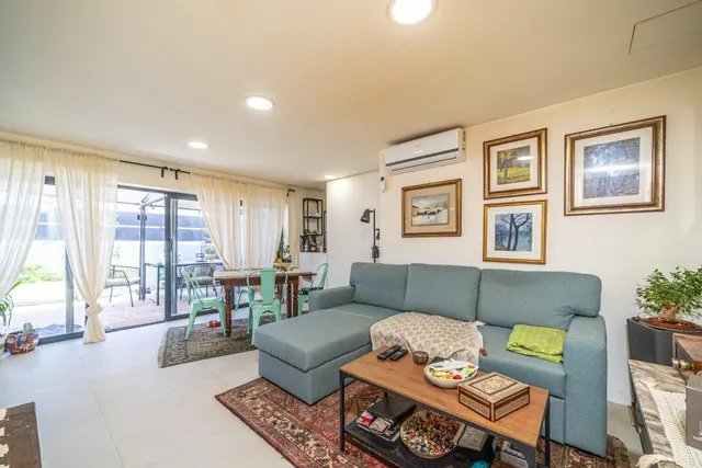 Chalet reformado con piscina, dos apartamentos independientes y garaje en Las Maravillas — 35