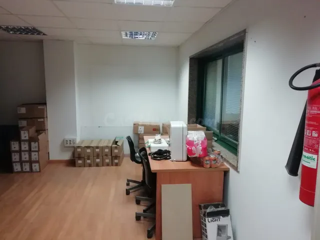 Se alquila nave de 1500 m2 en Bertoa, Carballo - foto 3