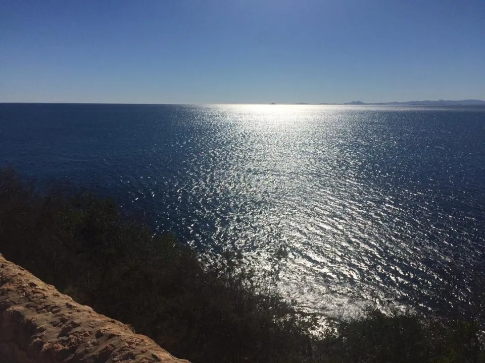 Se vende Hotel a terminar de construir a pie de playa, vistas impresionante