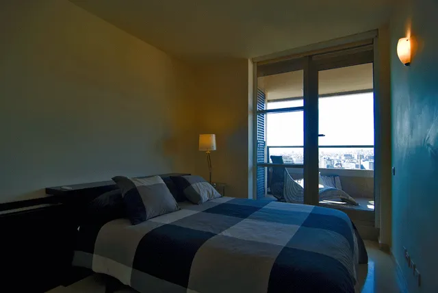 ATICO CON VISTA A MAR Y BARCELONA — 19