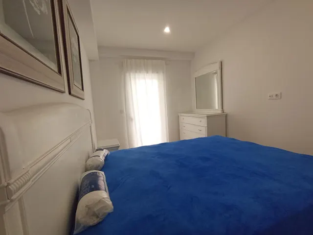 SE ALQUILA COQUETA VIVIENDA REFORMADA CON MUEBLES DE DISEÑO Y PLAZA DE GARAJE     ( DIPONIBLE EN NOVIEMBRE) — 21