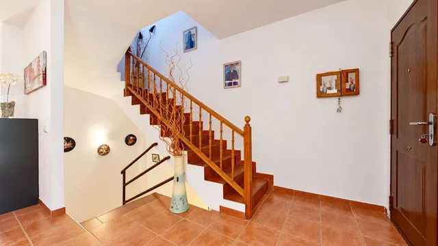 Vivienda unifamiliar de 194 m2 con patio privado y amplio garaje en Guayonje, Tacoronte — 13