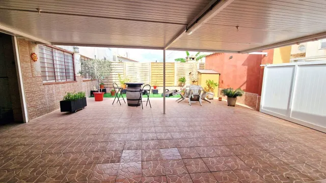 CHALET ADOSADO DE ESQUINA TOTALMENTE REFORMADO CON JARDÍN Y SOLÁRIUM — 5