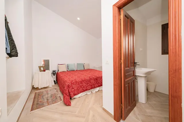 Casa de Campo Reformada en Villanueva de la Concepción: Paz, Elegancia y Vistas Únicas — 18