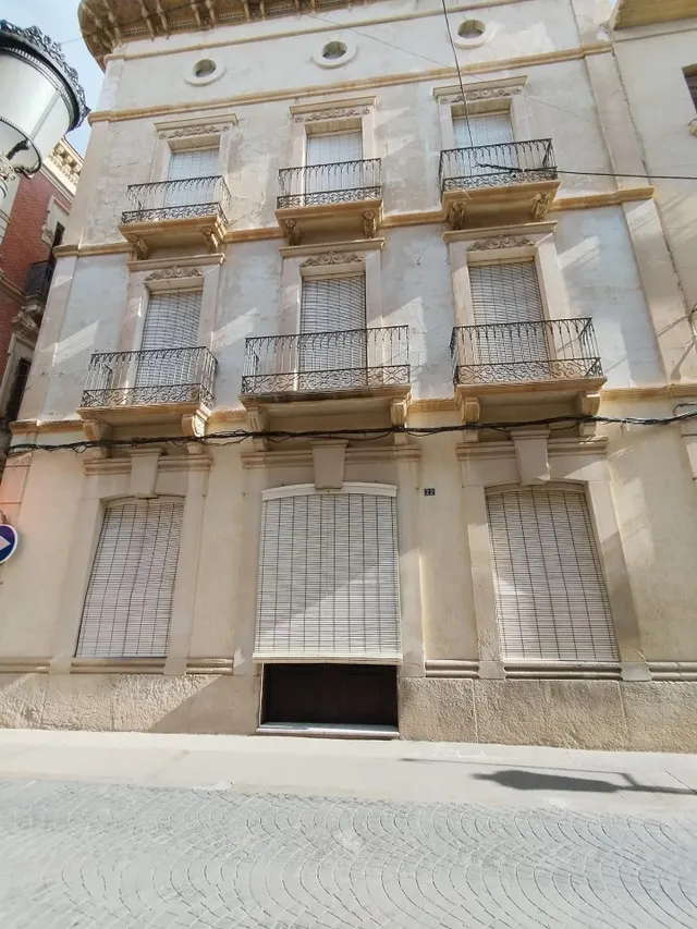 SE VENDE CASA INDEPENDIENTE EN NOVELDA — 2