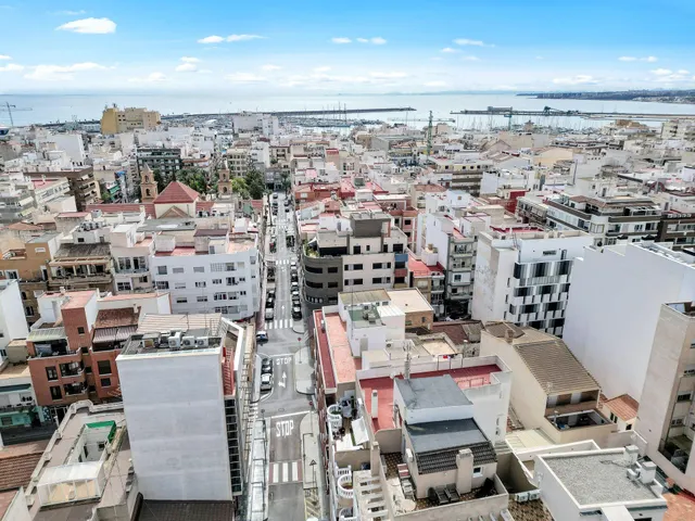 Apartamento de 2 dormitorios en Torrevieja — 26