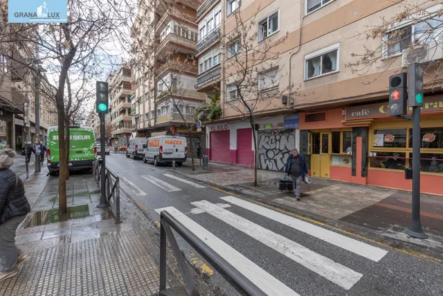 ¡Plaza de garaje en excelente ubicación! - CAMINO DE RONDA — 19