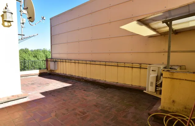 Casa con gran garaje de 154 m2 y terrazas en el centro de Sant Vicenç dels Horts — 22