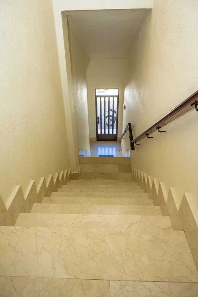 GRAN ADOSADO DE 254 m2 EN ENGUERA CON GARAJE XXL, PATIO Y P — 6