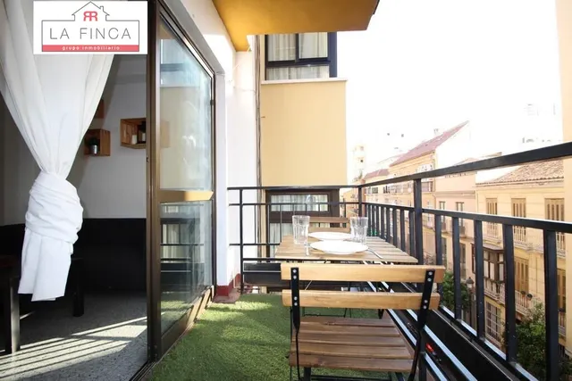Edificio  con local comercial en plena Calle Victoria — 6