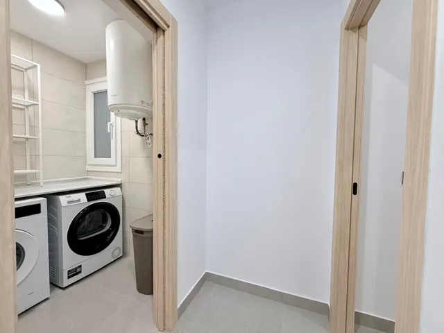 Precioso piso totalmente reformado en alquiler de larga temporada — 21