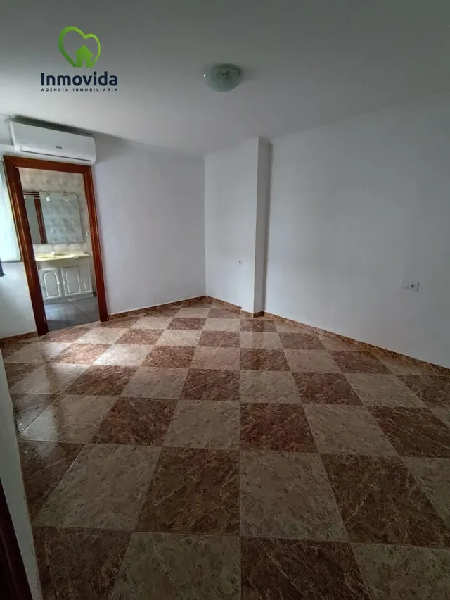 Amplia Casa en Cañero, Córdoba - Oportunidad Única por €240.000 — 12
