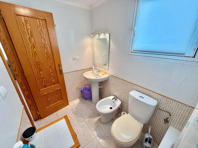Ático con piscina comunitaria, Alicante, Torrevieja. 2 habitaciones | 63 m2 | A 100 metros del mar — 10
