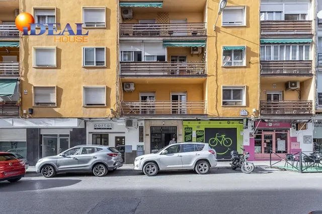 Piso amplio y luminoso en Ronda–Arabial — 28