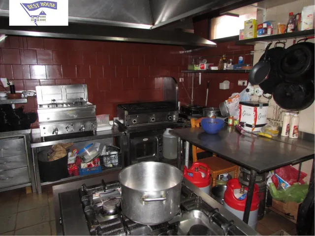 AMPLIO RESTAURANTE LISTO PARA INICIO DE ACTIVIDAD — 10