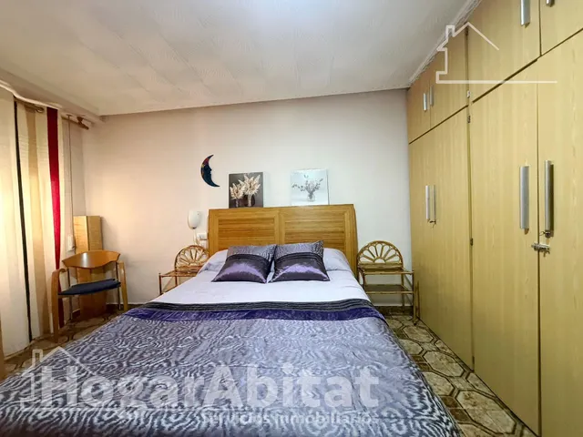 ¡En buena zona! Casa amplia y luminosa con gran terraza y balcón — 23