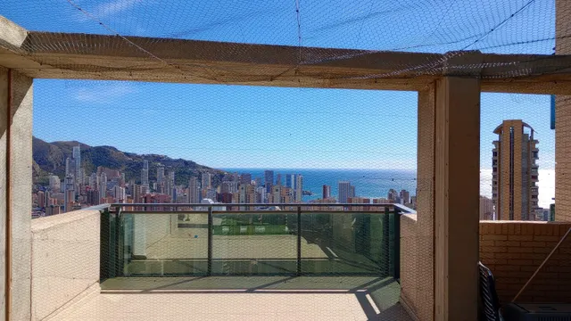 Apartamento de esquina con 2 terrazas 100m2 +16m2 y vistas espectaculares al mar y Benidorm. — 36