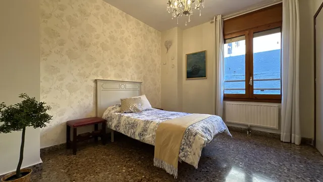 Exclusiva vivienda de 4 dormitorios con amplia plaza de garaje en pleno centro de Zaragoza — 19