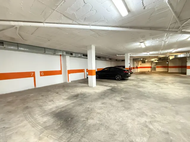OPORTUNIDAD DE INVERSIÓN – 3 PLAZAS DE GARAJE EN EL CENTRO DE TORREVIEJA, A 500 M DEL PUERTO!!!! — 12