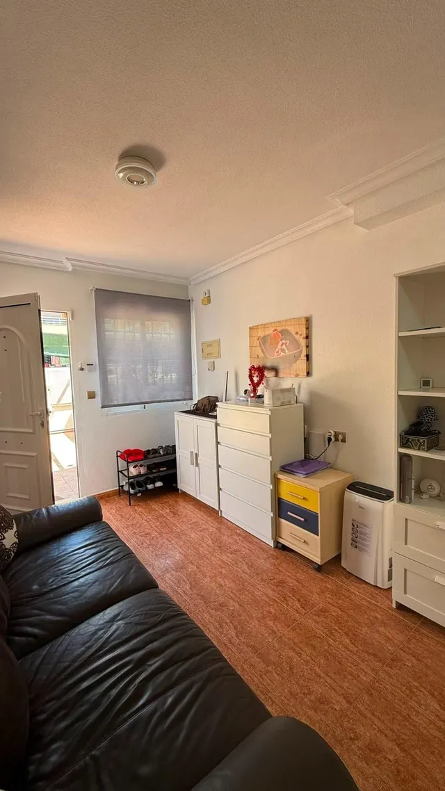 BUNGALOW EN PLANTA BAJA EN LA MATA A 150 METROS DE PLAYA. CON 3 DORM. 1 BAÑO. CON PARCELA DE 66 M2 Y DE CASA 78 M2. — 4