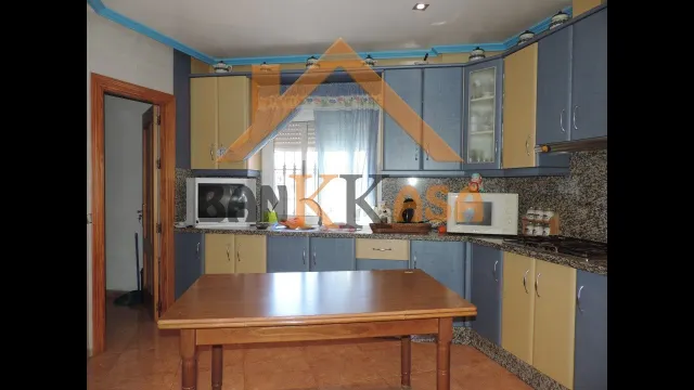 SE VENDE PISO BAJO EN ALCOLEA ZONA LA HERMITA — 2