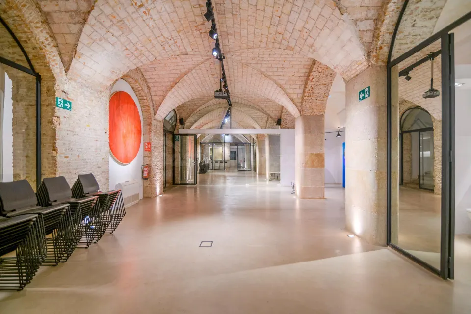EXCLUSIVA OFICINA DE DISEÑO DE 226 M2 EN EL CORAZÓN DEL BARRIO GÒTIC