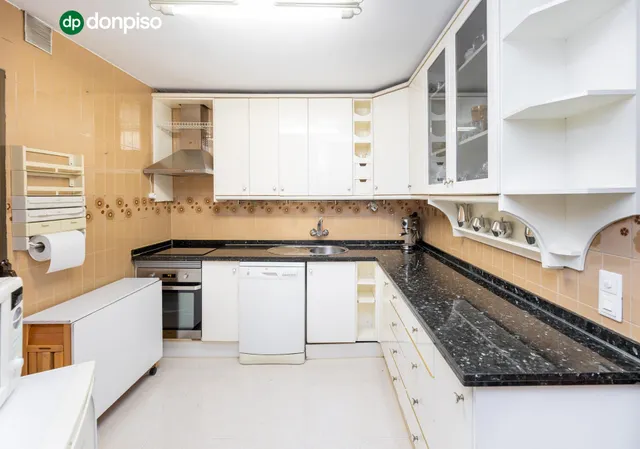 VIVIENDA EN ZONA CENTRO - ALHAMAR, CON PLAZA DE GARAJE Y CALEFACCIÓN — 10