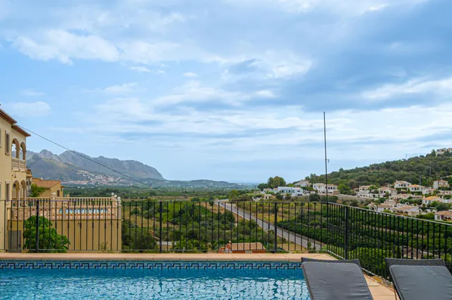 Villa  de 5 dormitorios en venta en Orba, Costa Blanca. — 34
