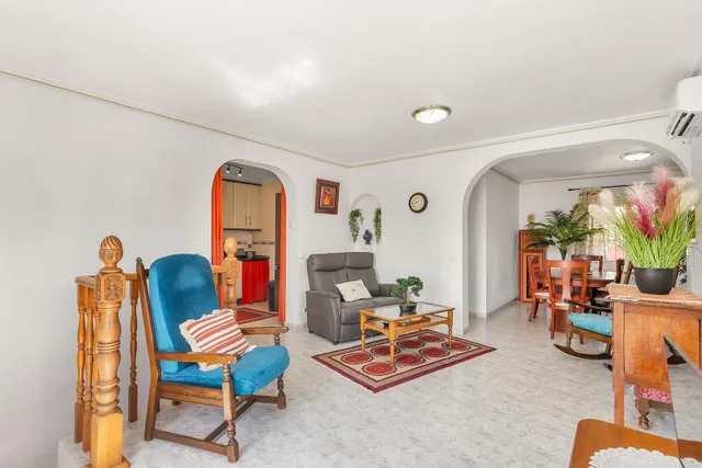 Villa independiente con piscina privada, vitas a la laguna Rosa y Salinas de Torrevieja — 20