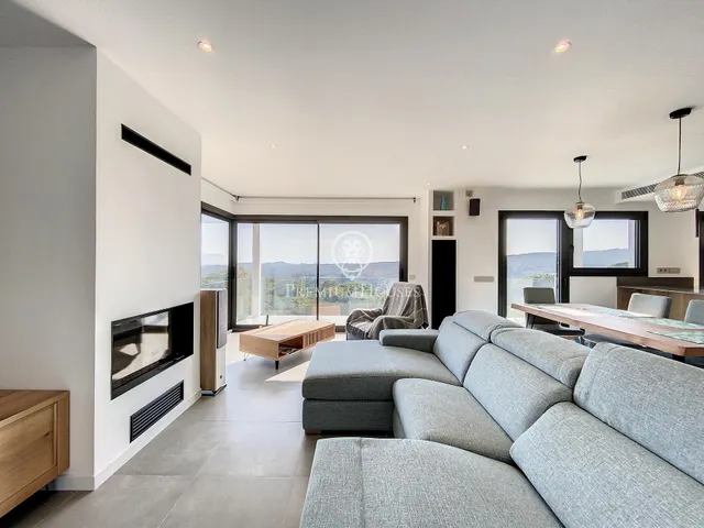 Nueva promoción de vivienda unifamiliar en venta y con vistas al mar en Lloret de Mar — 2