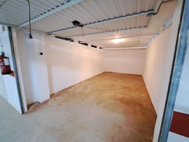 CABINA CERRADA EN VENTA. GARAJE COMUNITARIO - foto 2